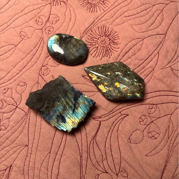 Hi-Quality Labradorite bundle 🔵🟢🟣 - Picture 3 of 4